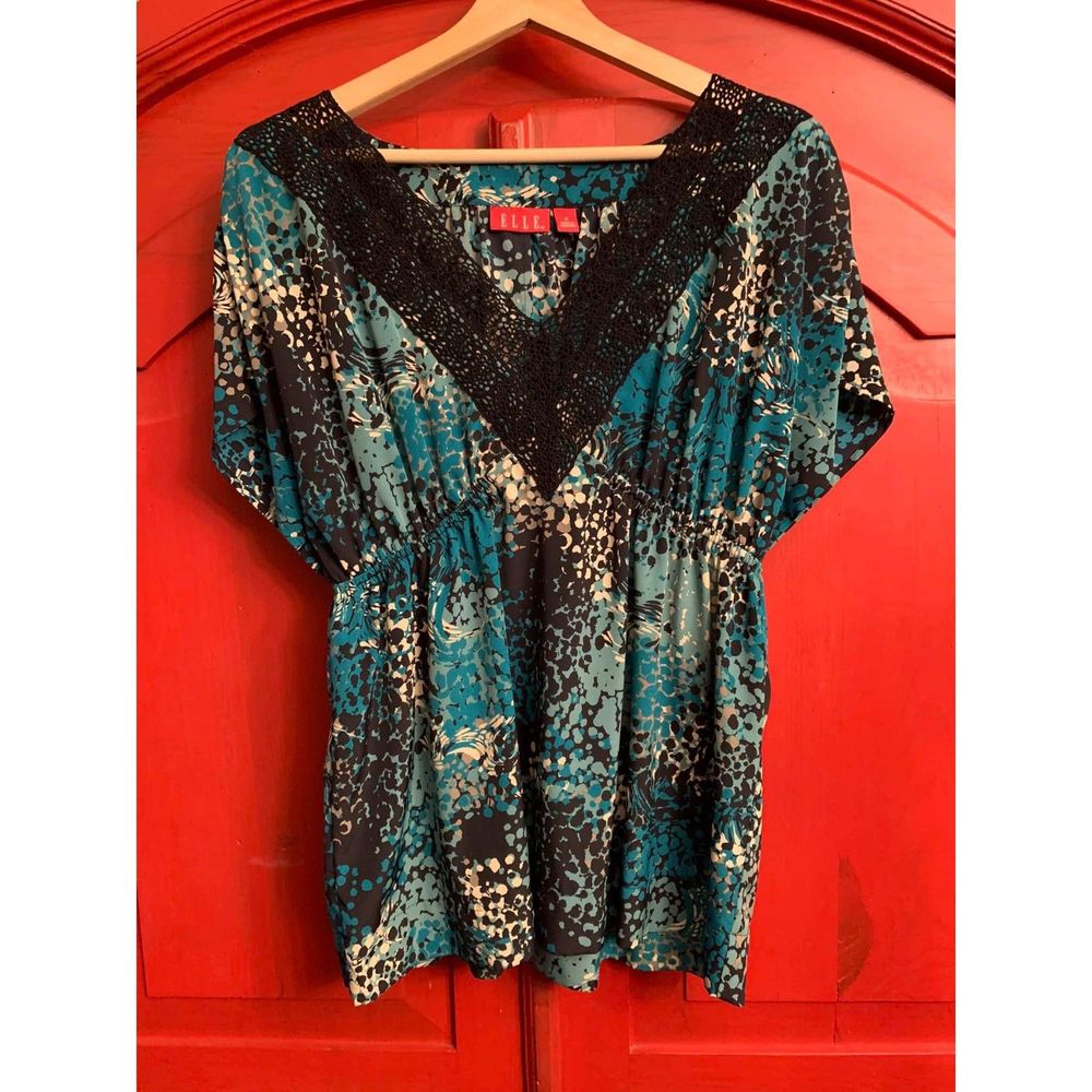 Elle Size S So Pretty Teal Satin  Gathered Waist Top Blouse Lace Neck Accent EUC
